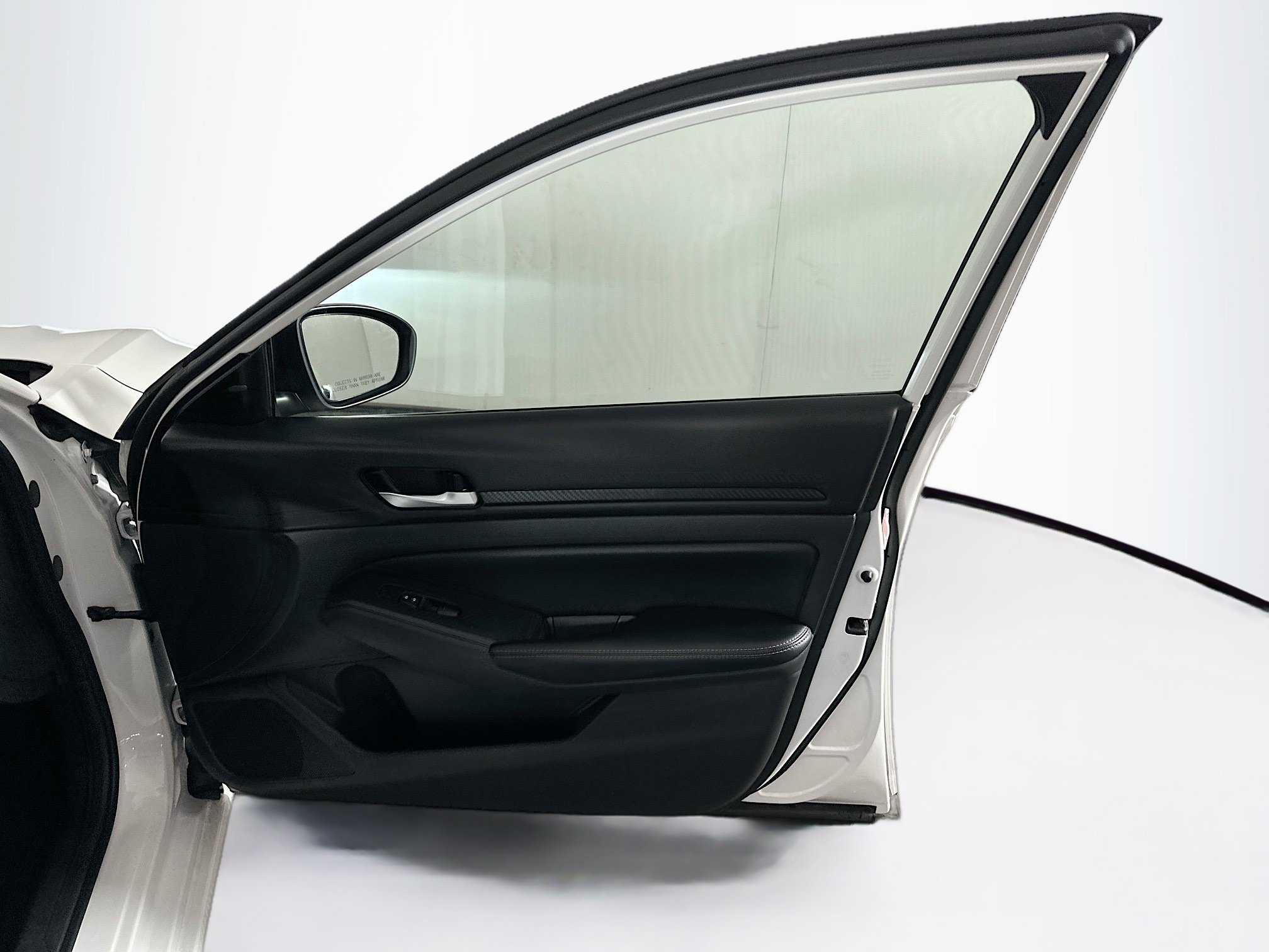 Used 2025 Nissan Altima 2.5 SV image 30