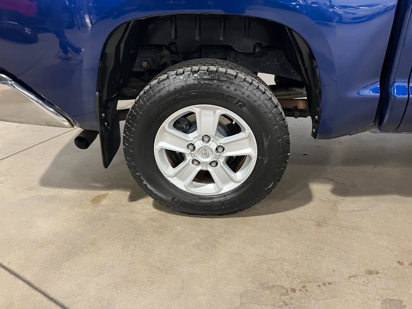 Used 2015 Toyota Tundra SR5 w/ SR5 Upgrade Package AWD/4WD image 41