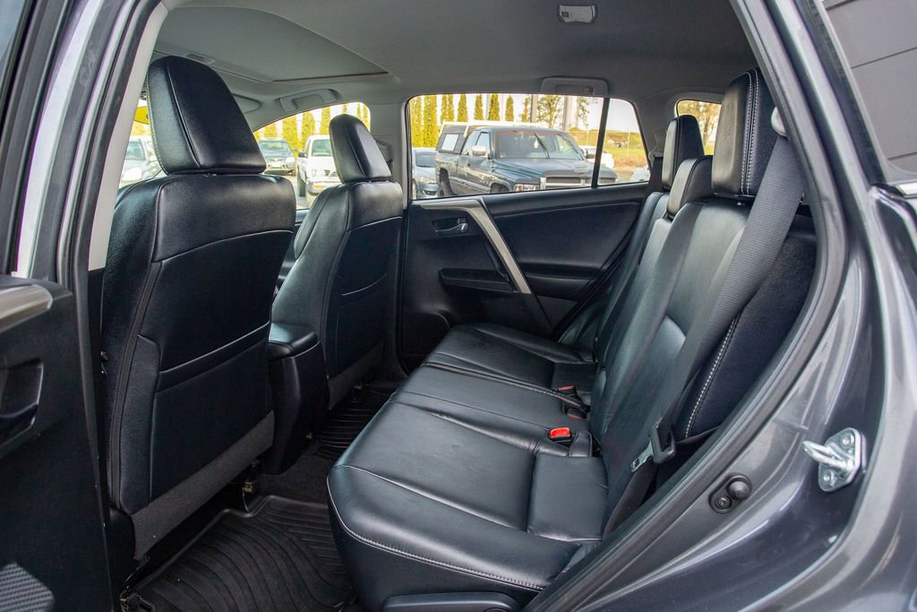 Used 2015 Toyota RAV4 Limited AWD/4WD image 17