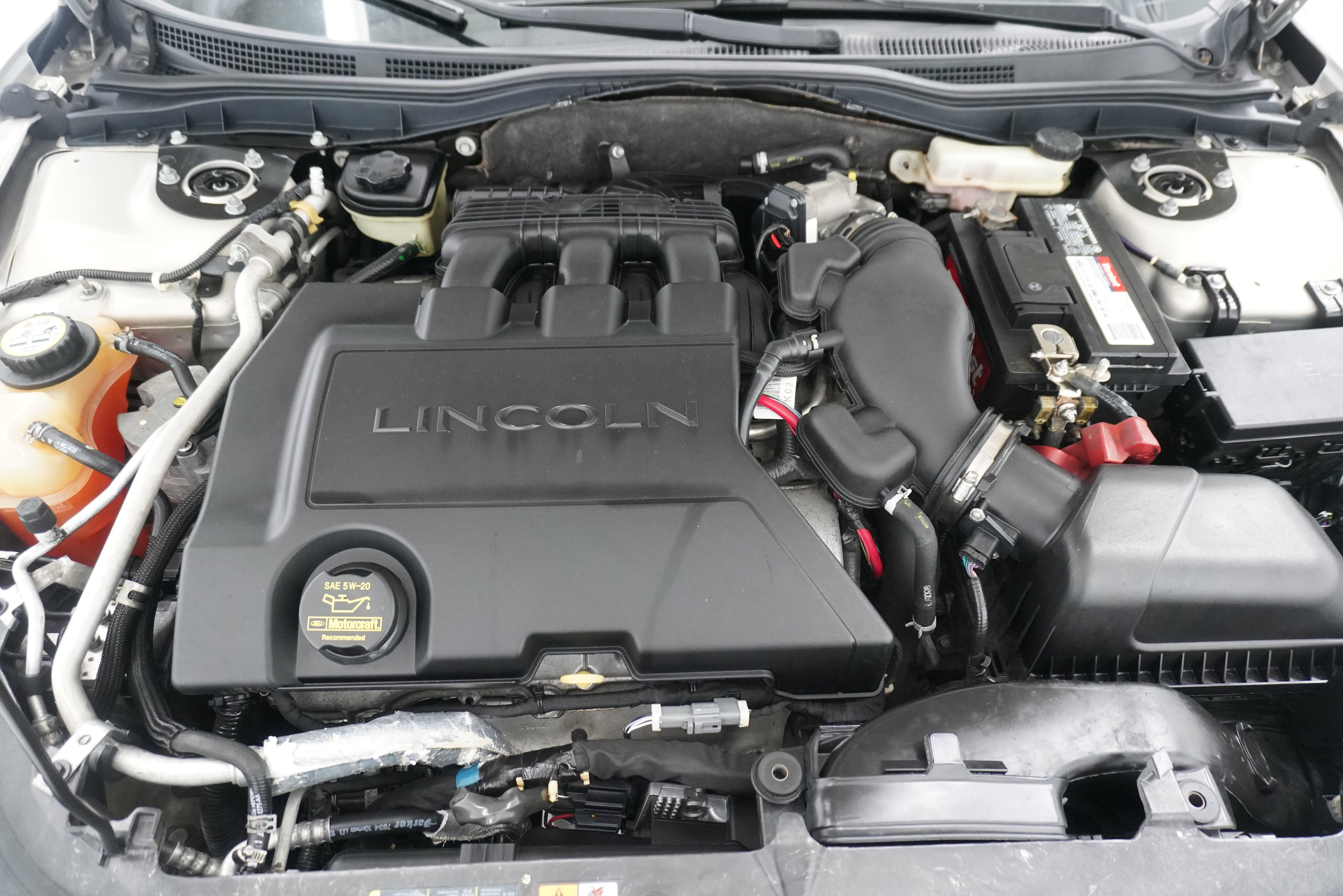 Used 2010 Lincoln MKZ image 29