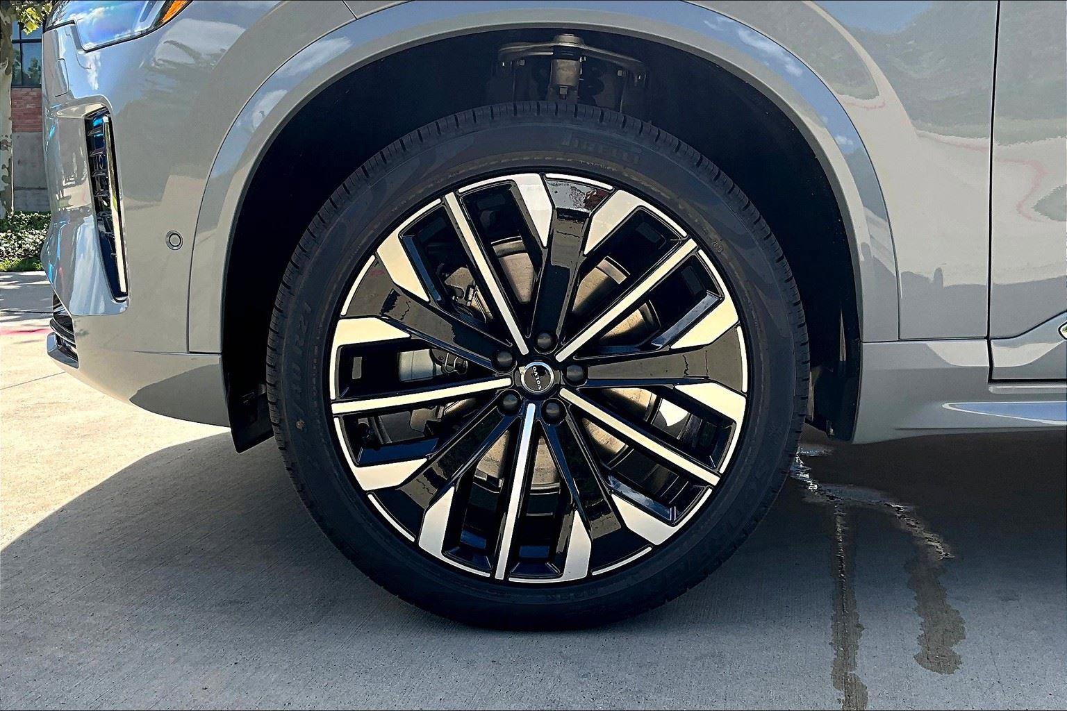 New 2026 Volvo XC90 B6 Ultra image 29