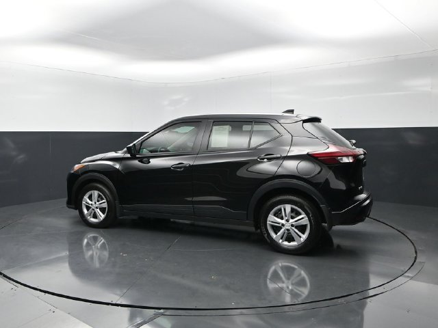 Certified 2025 Nissan Kicks Play S FWD image 2