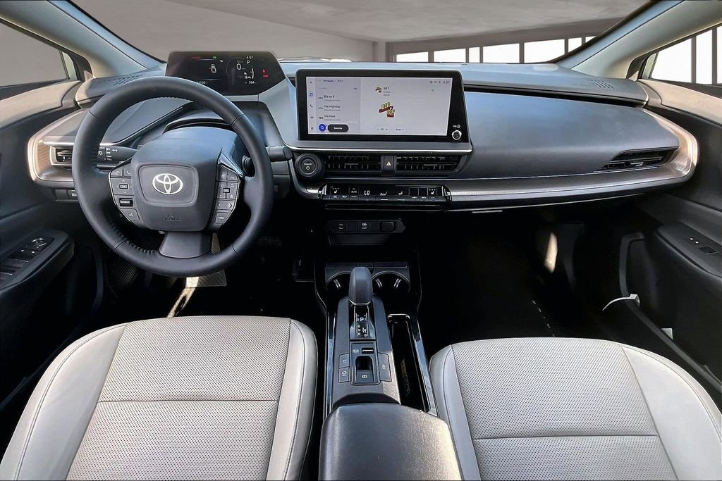 Used 2023 Toyota Prius XLE image 7