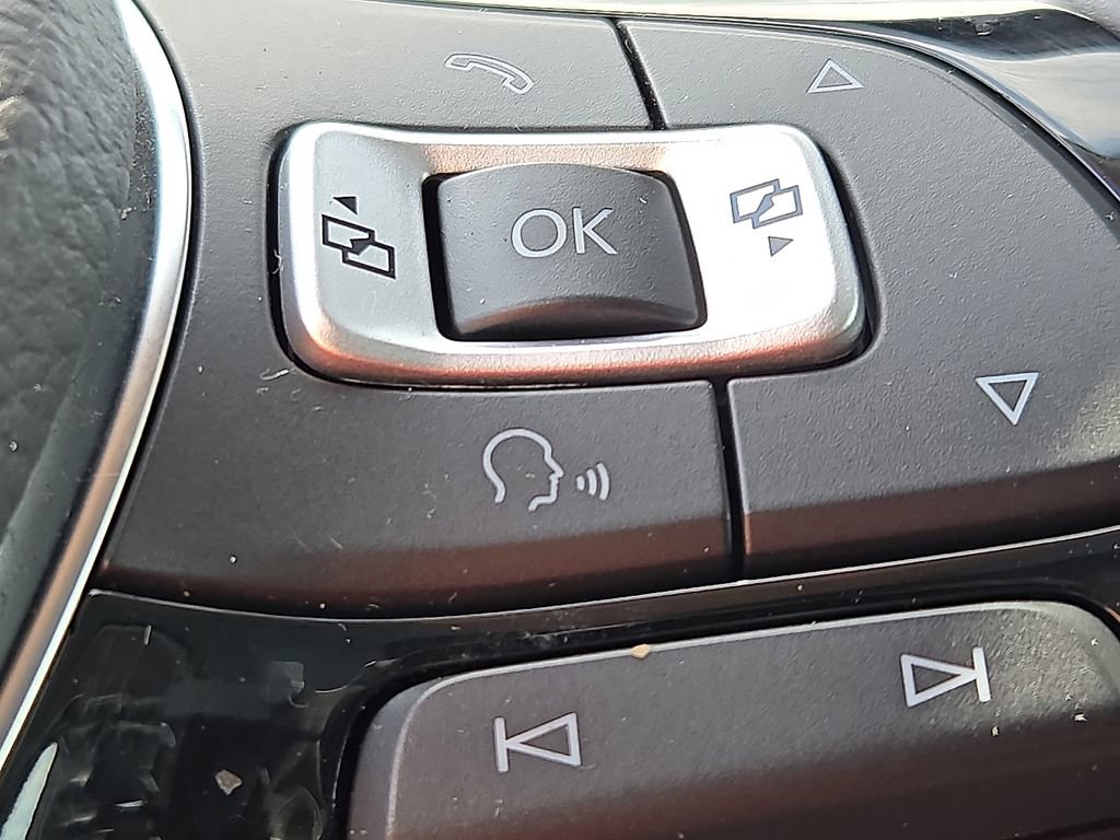 Used 2018 Volkswagen Tiguan SEL FWD image 23