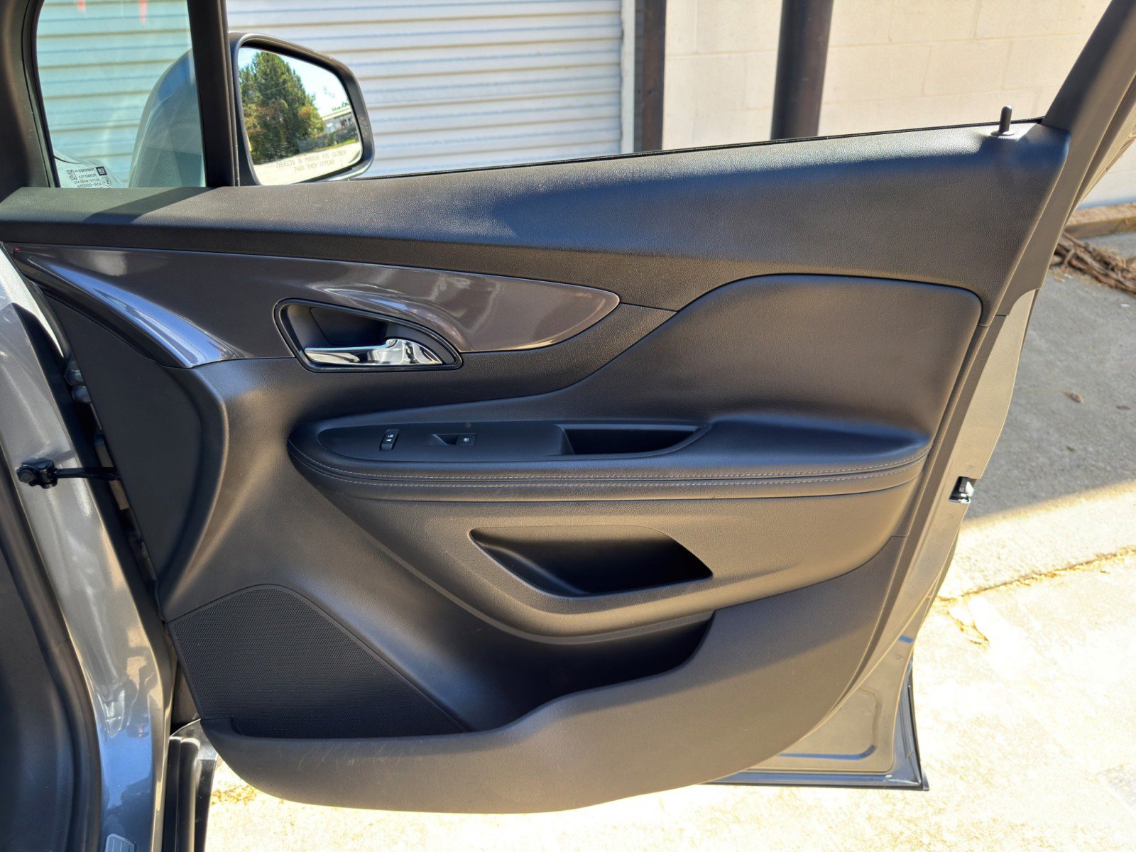 Used 2019 Buick Encore Essence FWD image 41