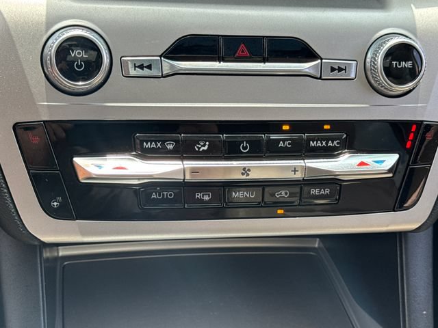Used 2022 Ford Explorer XLT w/ Equipment Group 202A RWD image 25