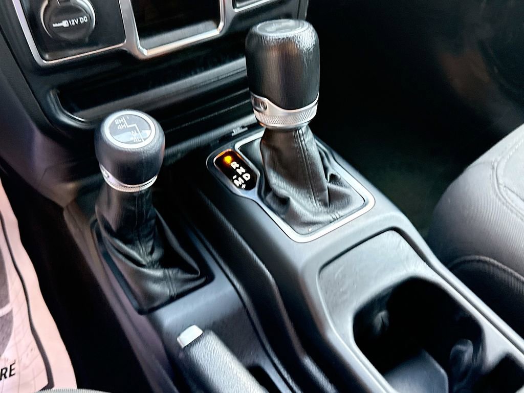 Used 2022 Jeep Wrangler Unlimited Sport image 18