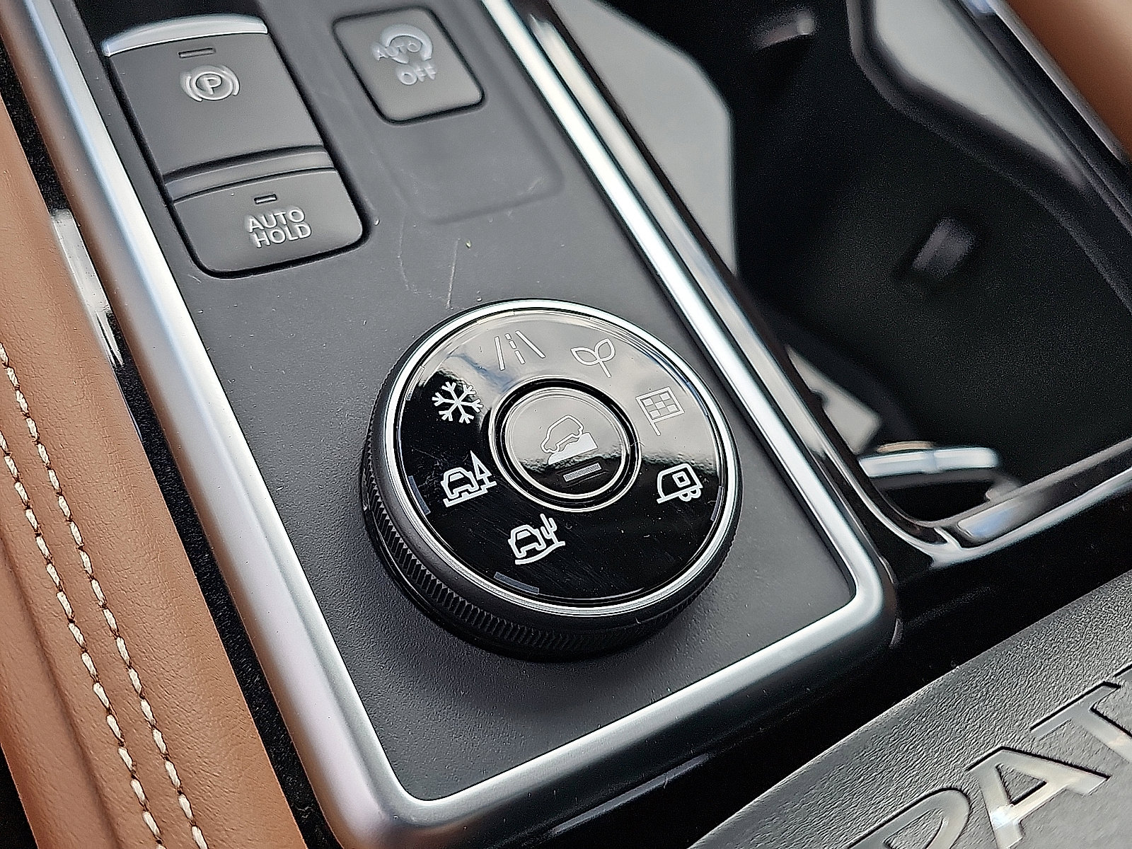 New 2026 Nissan Pathfinder Platinum AWD/4WD image 17