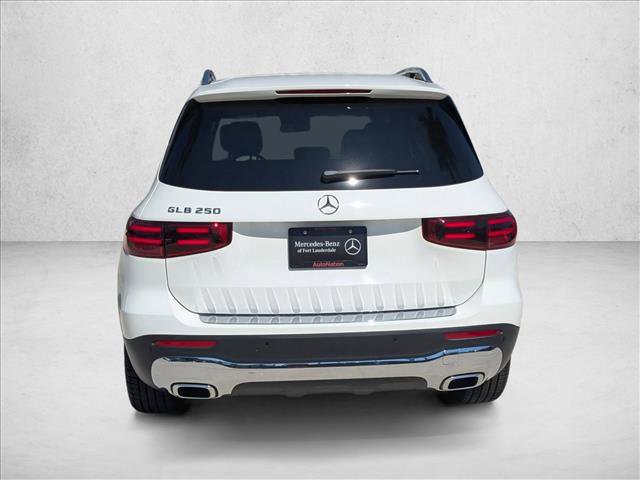 Used 2025 Mercedes-Benz GLB 250 image 7