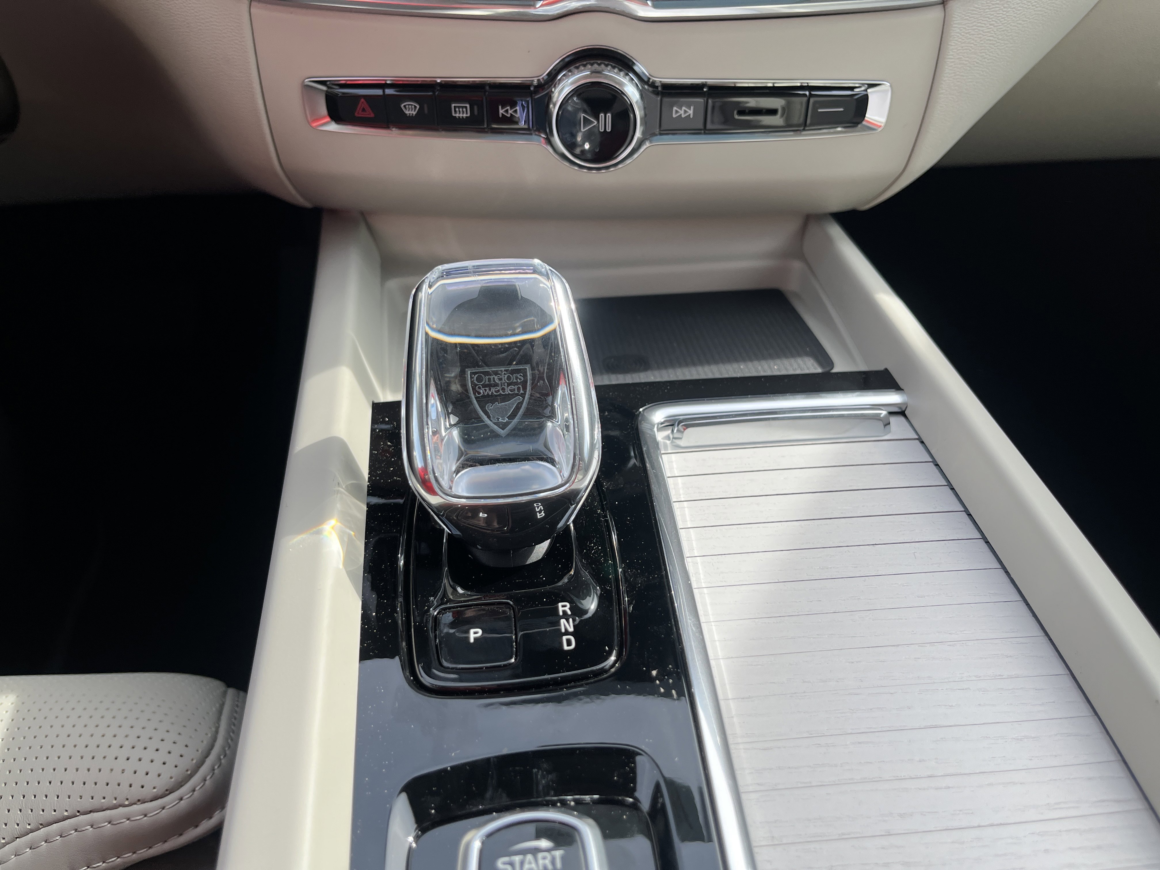 New 2026 Volvo XC60 B5 Ultra w/ Protection Package Premier image 20