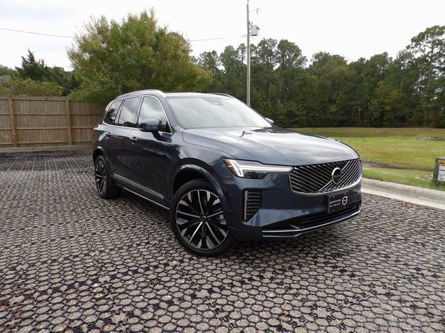 Certified 2025 Volvo XC90 B6 Plus video 1