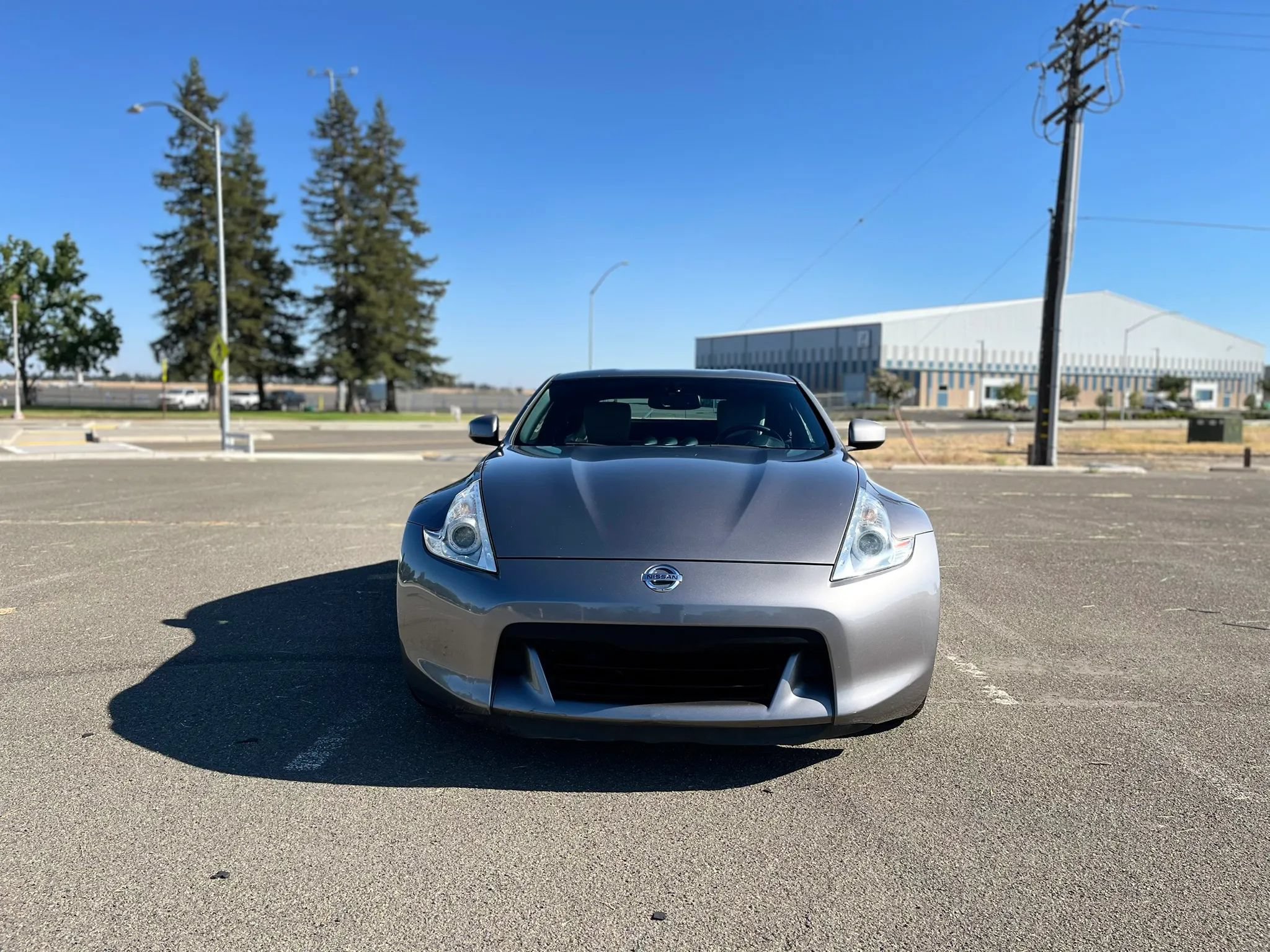 Used 2010 Nissan 370Z Touring w/ Sport Pkg RWD image 2
