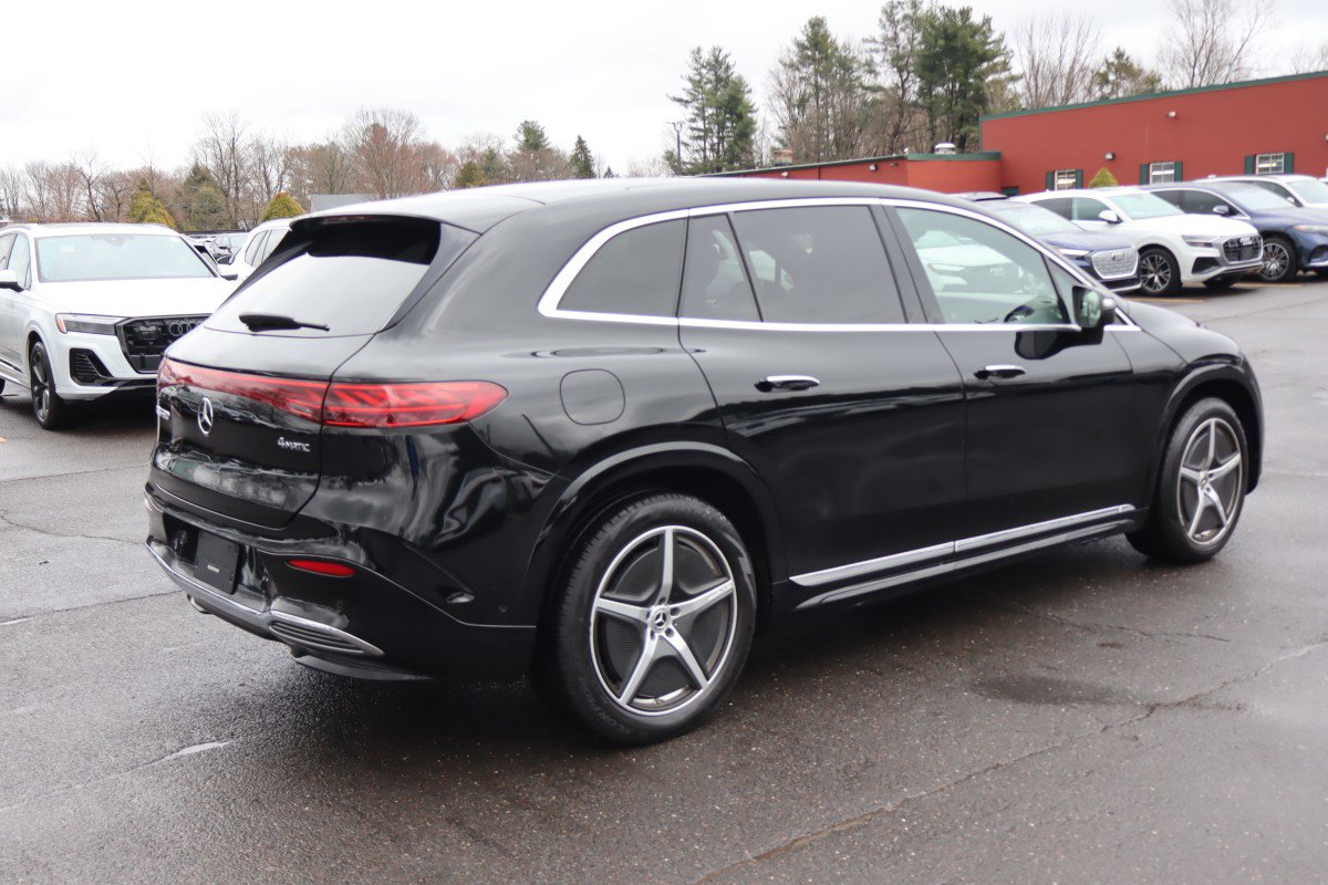 Used 2023 Mercedes-Benz EQS 580 4MATIC SUV w/ Exclusive Trim Package image 5