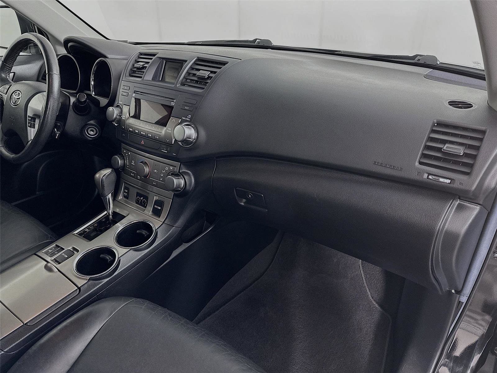 Used 2012 Toyota Highlander SE image 29