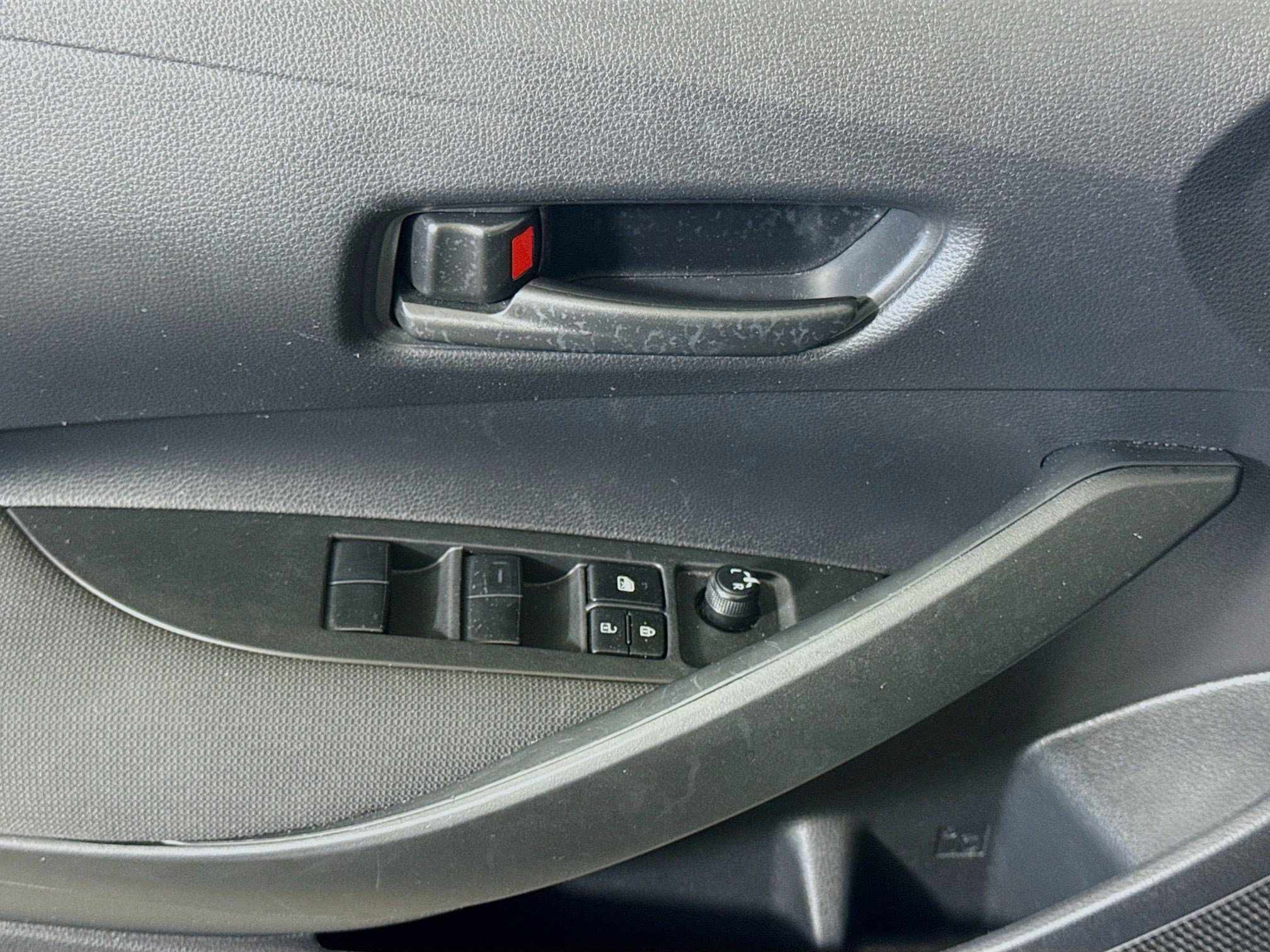 Used 2022 Toyota Corolla LE FWD image 23