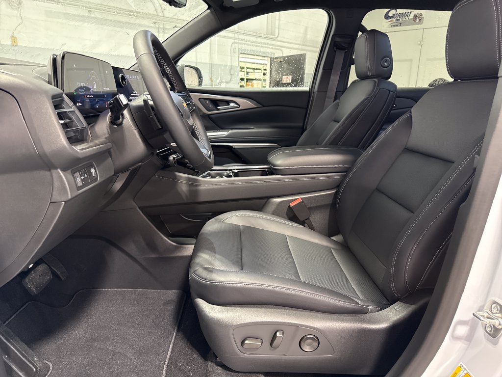 New 2027 Chevrolet Traverse LT w/ Driver Confidence Package FWD image 22