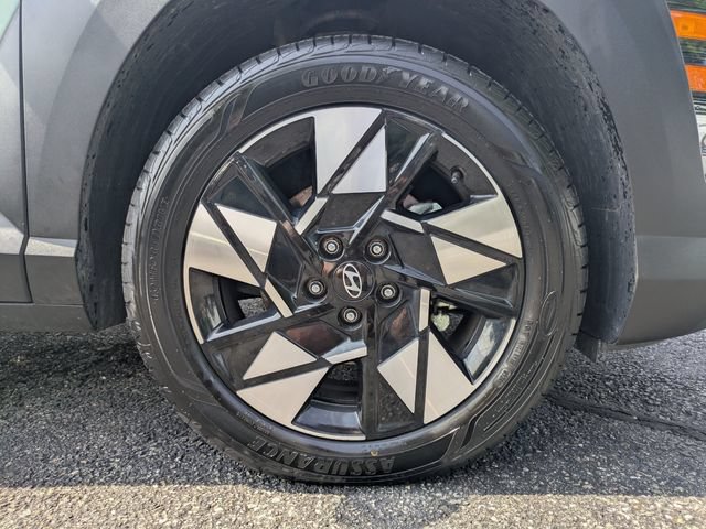 Used 2025 Hyundai Kona SEL FWD image 11