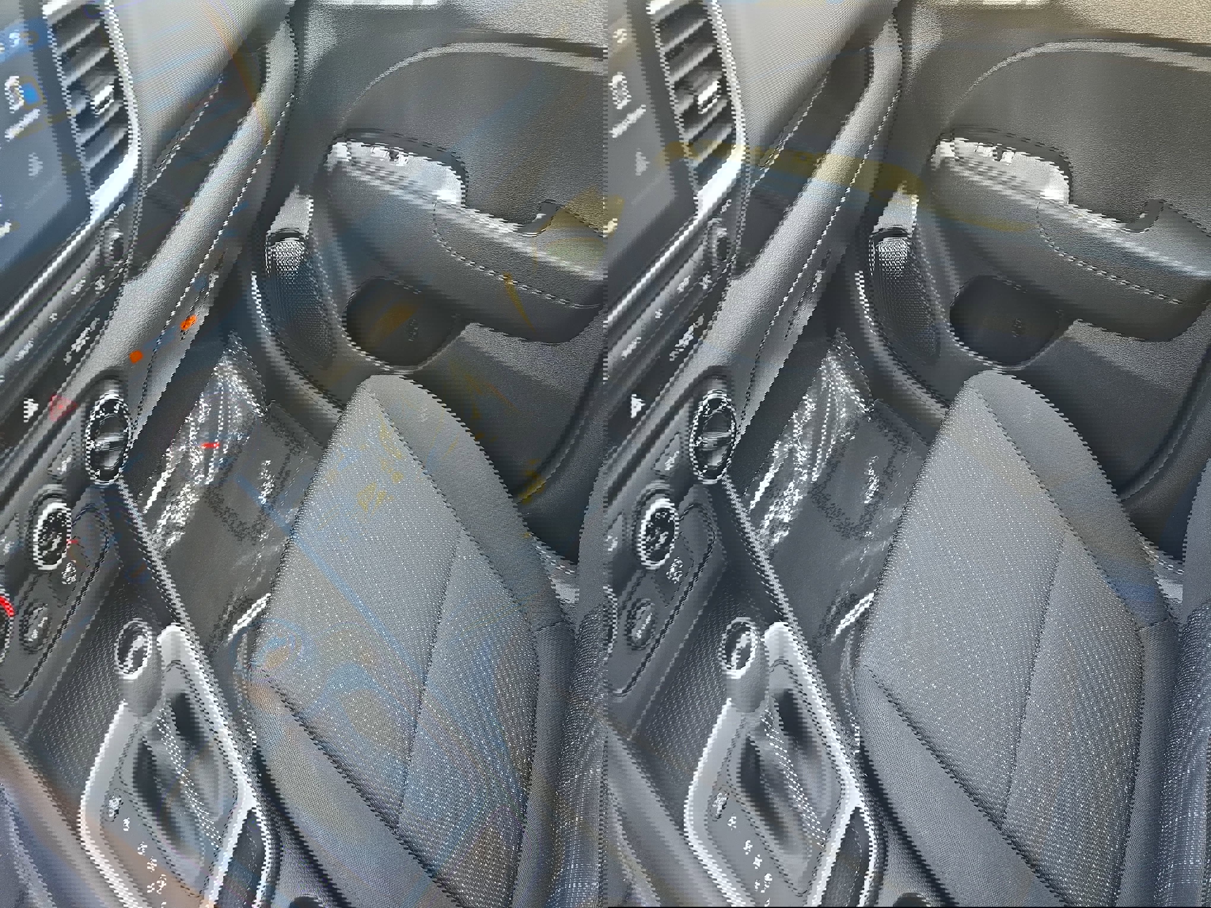 Used 2020 Hyundai Venue SE image 25