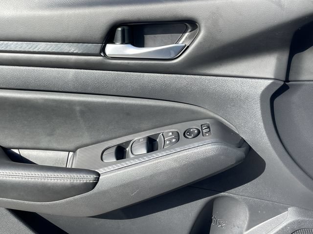 Used 2025 Nissan Altima 2.5 SV FWD image 22