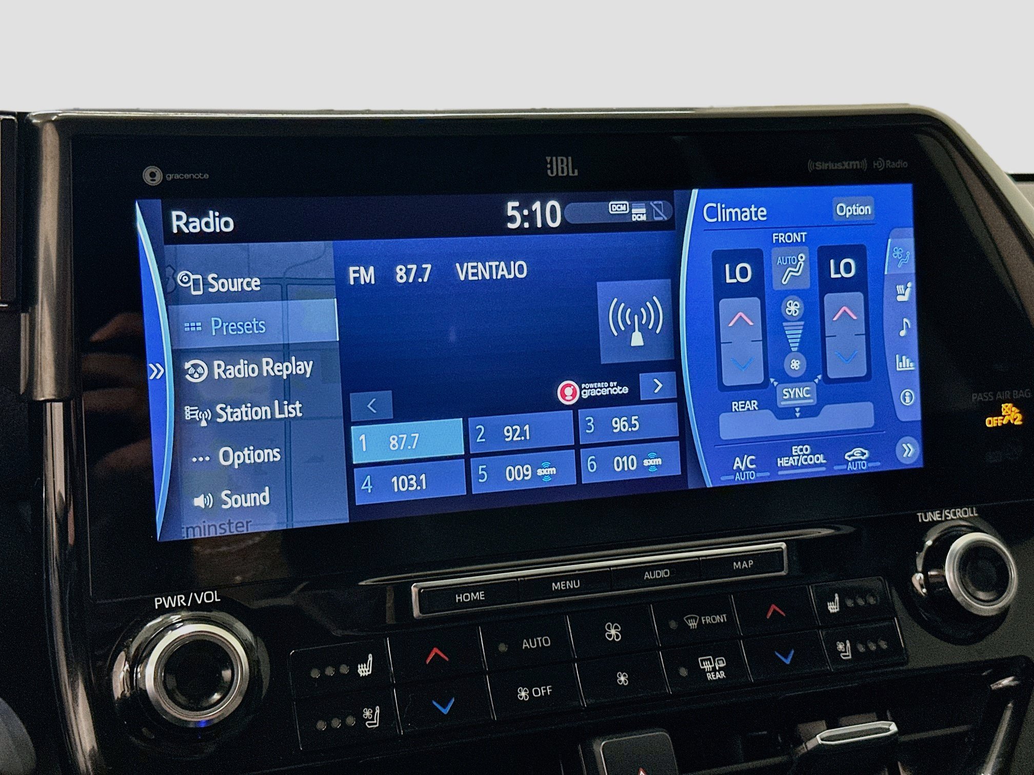 Used 2021 Toyota Highlander Limited AWD/4WD image 21