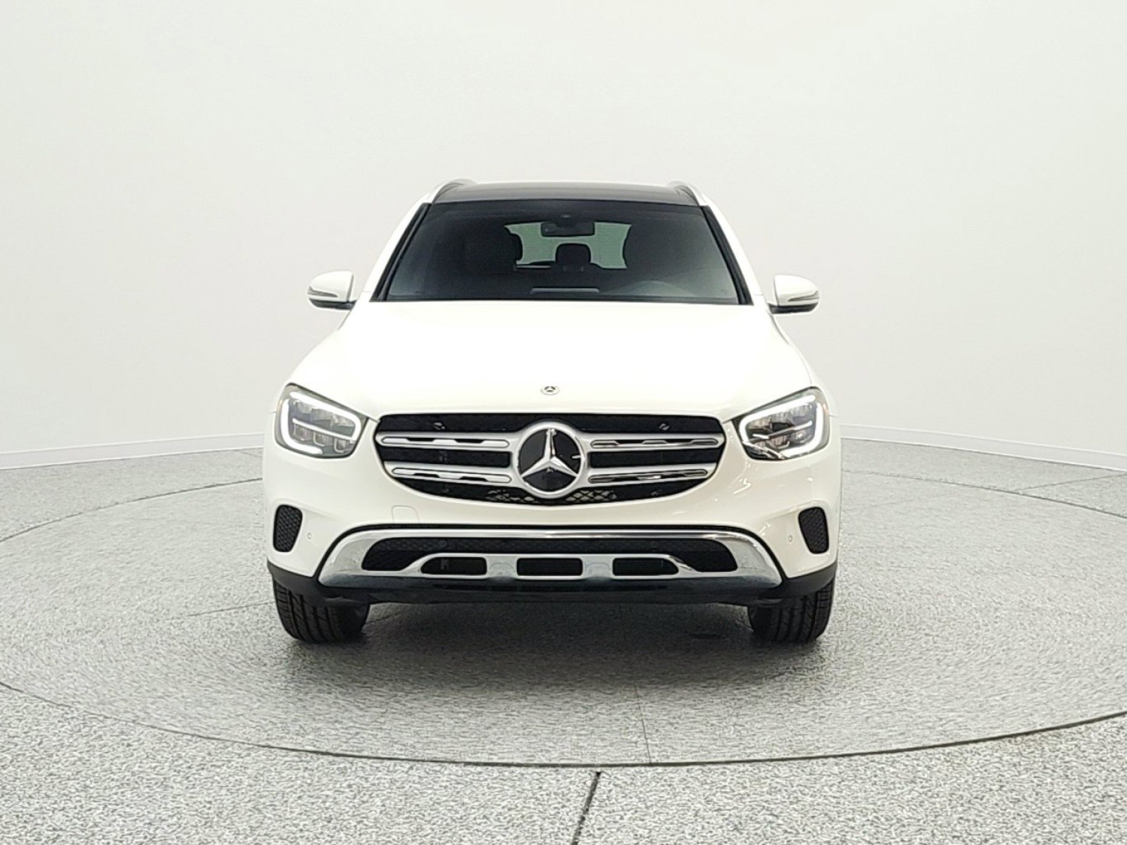 Used 2021 Mercedes-Benz GLC 300 image 2