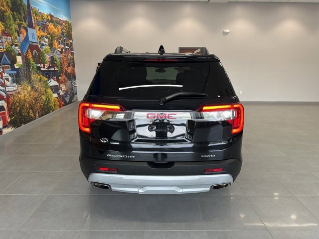 Used 2023 GMC Acadia SLT image 4
