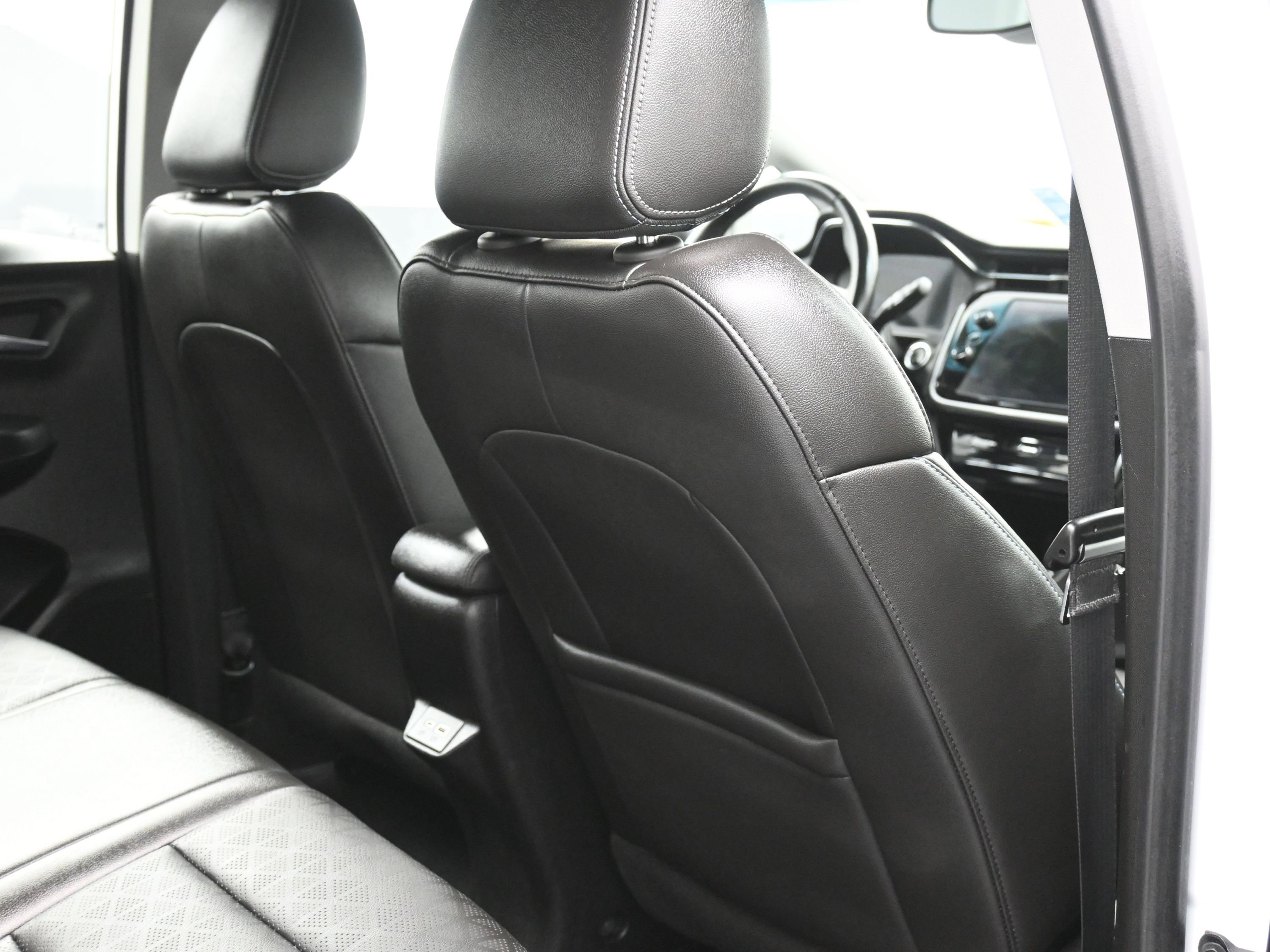 Used 2023 Chevrolet Bolt LT w/ Infotainment Package image 18