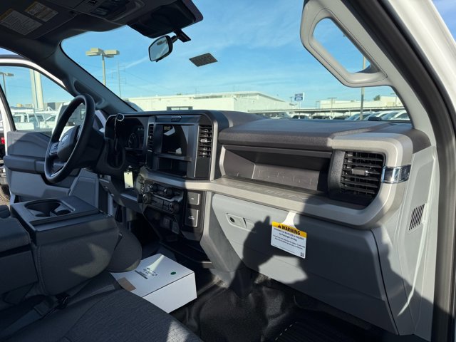 New 2026 Ford F550 4x4 Crew Cab image 15