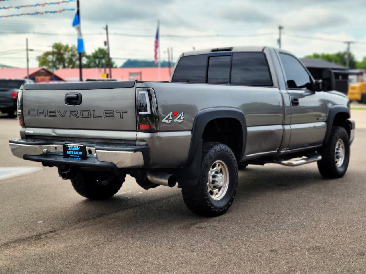 Used 2006 Chevrolet Silverado 2500 W/T w/ Heavy-Duty Power Package AWD/4WD image 4