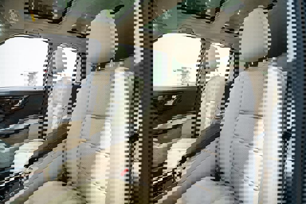 Used 2014 Mercedes-Benz GLK 250 BlueTEC 4MATIC image 6