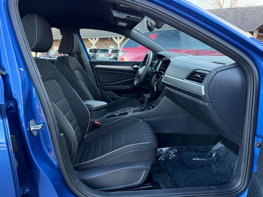 Used 2023 Volkswagen Jetta Sport FWD image 19