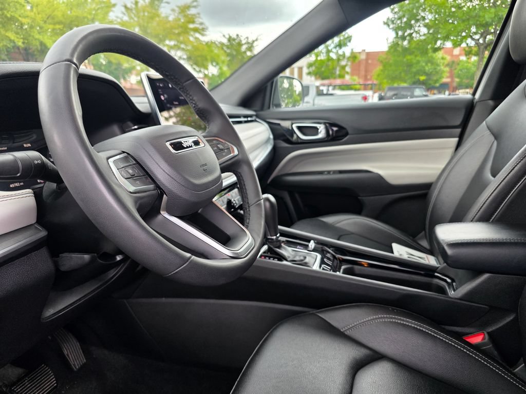 Used 2025 Jeep Compass Limited AWD/4WD image 14