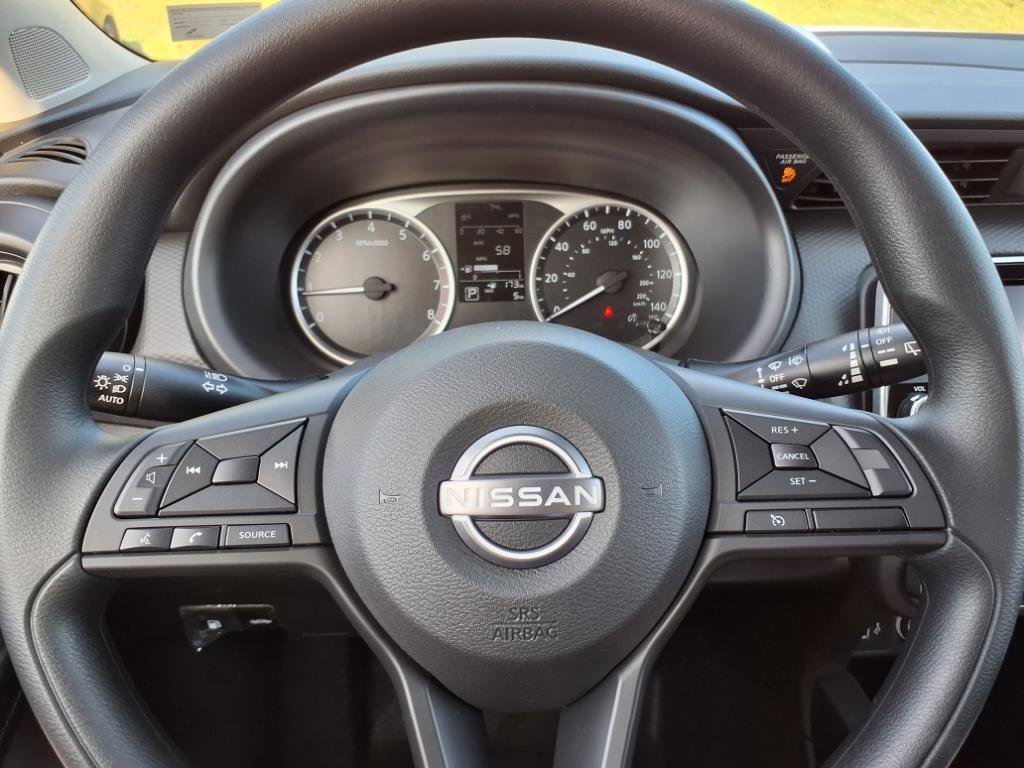 New 2025 Nissan Kicks Play S FWD image 19