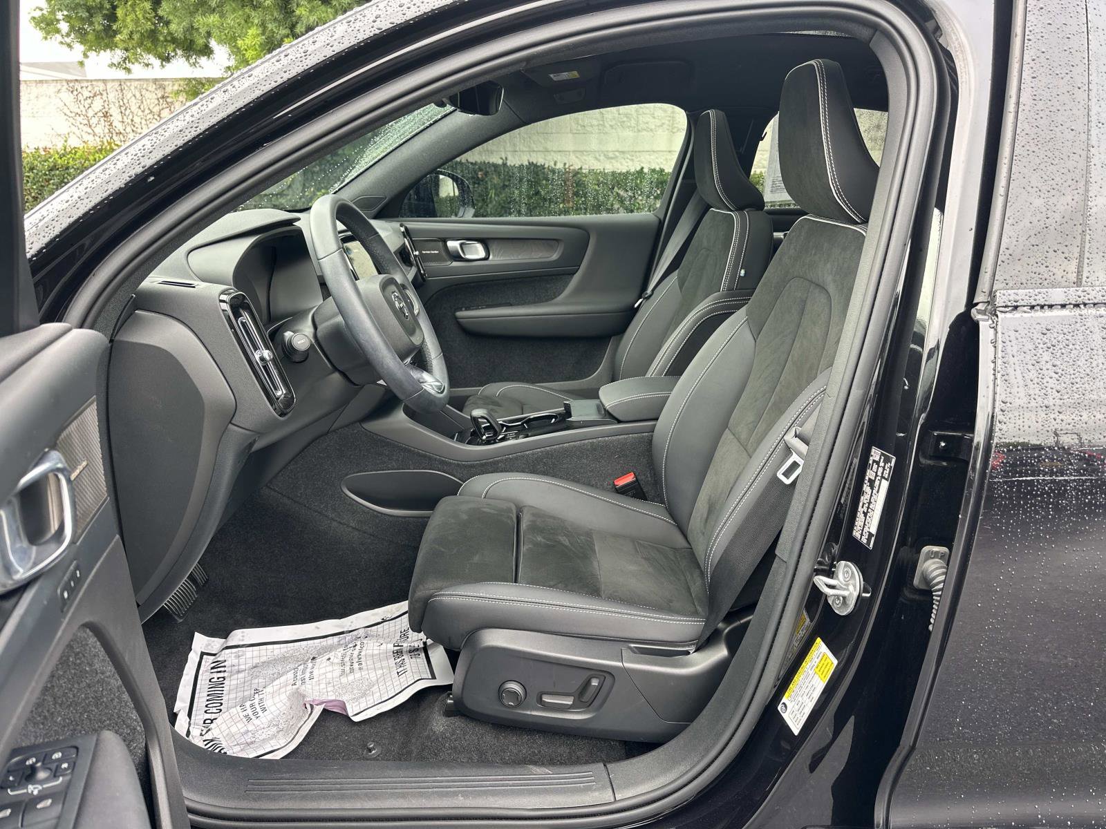 Certified 2023 Volvo C40 P8 Recharge Ultimate image 17