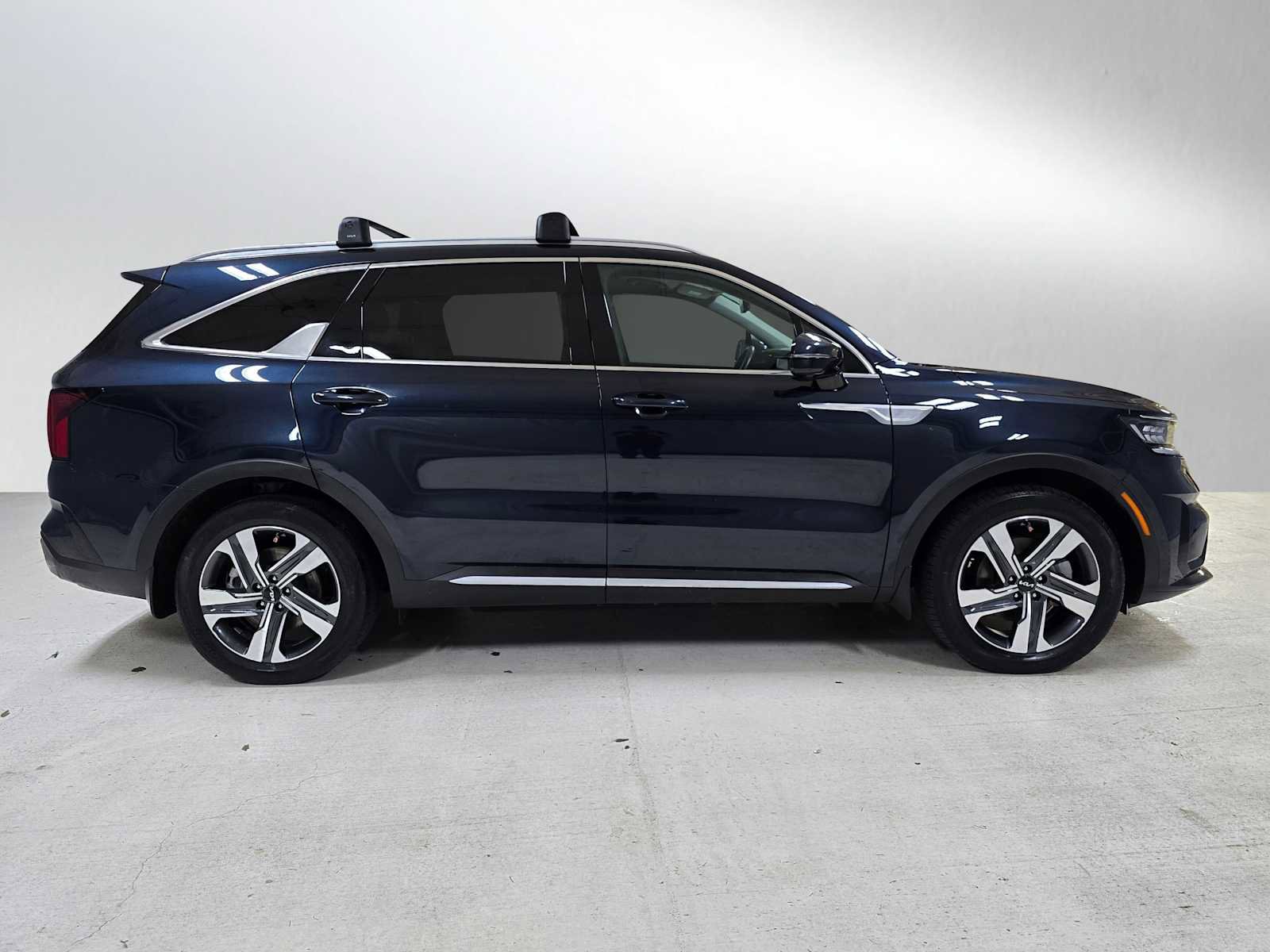 Used 2023 Kia Sorento SX Prestige image 2
