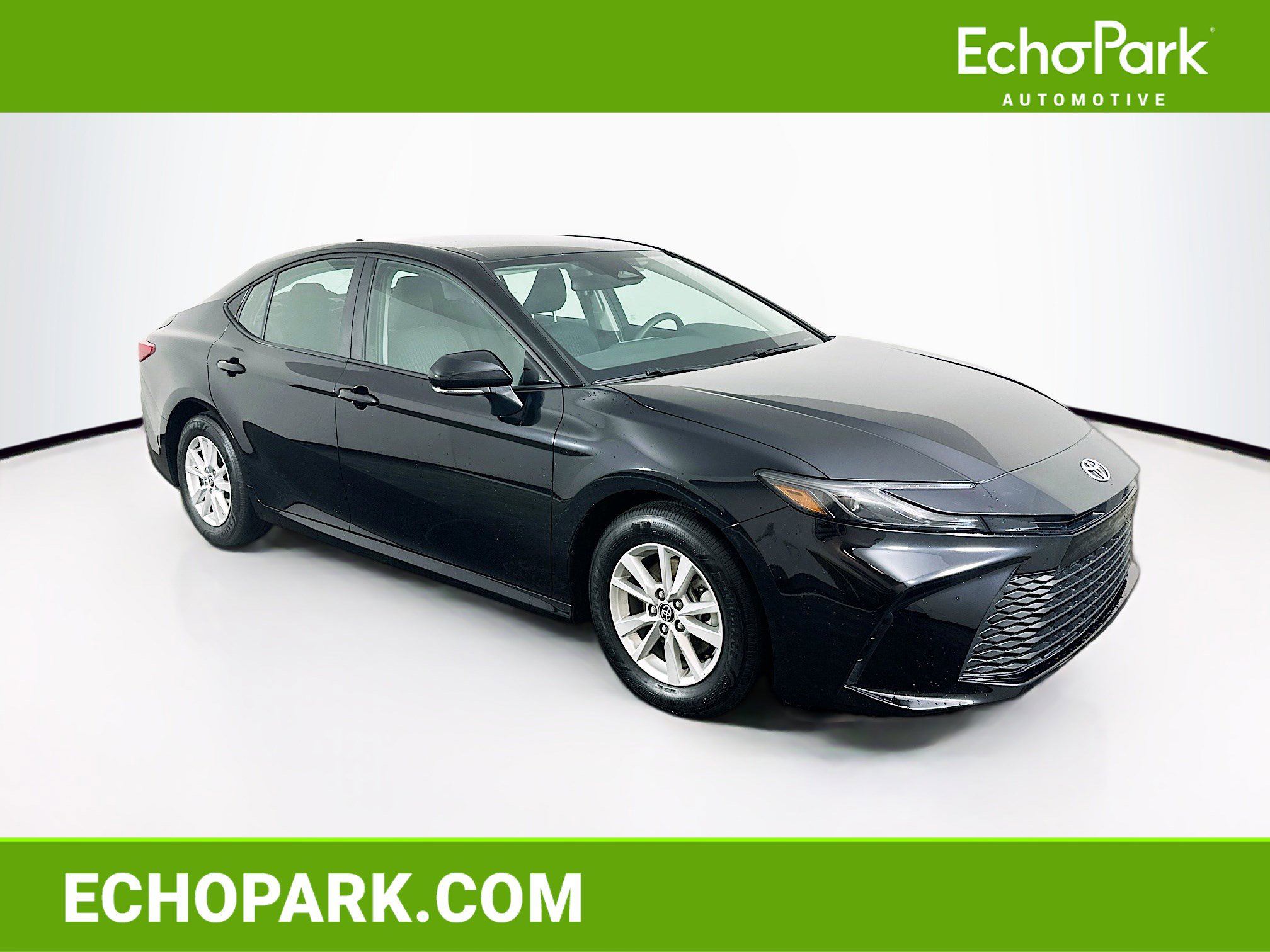 Used 2025 Toyota Camry LE image 1