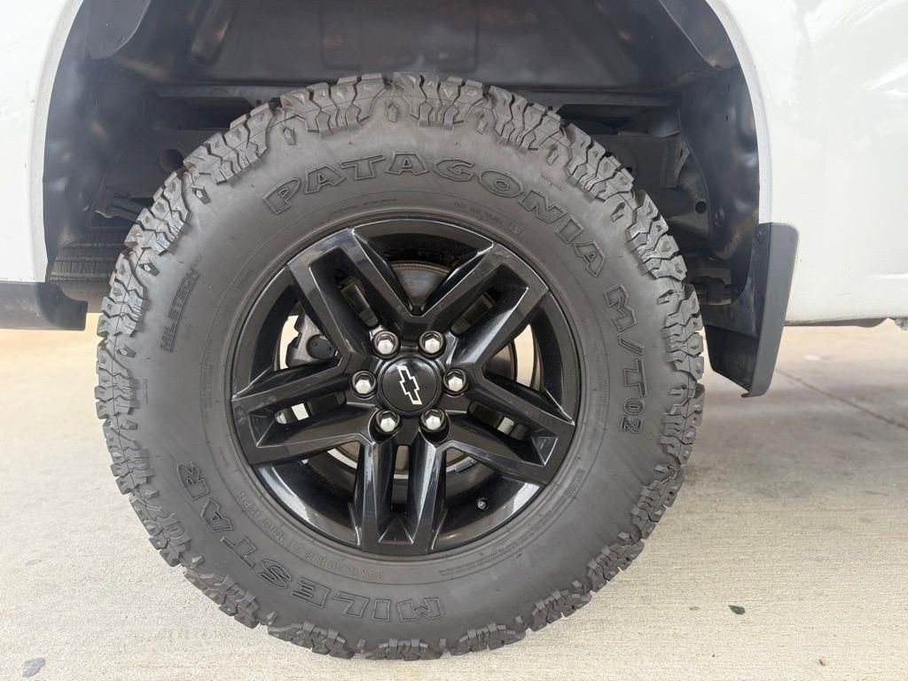 Used 2019 Chevrolet Silverado 1500 Custom Trail Boss w/ Custom Convenience Package AWD/4WD image 10