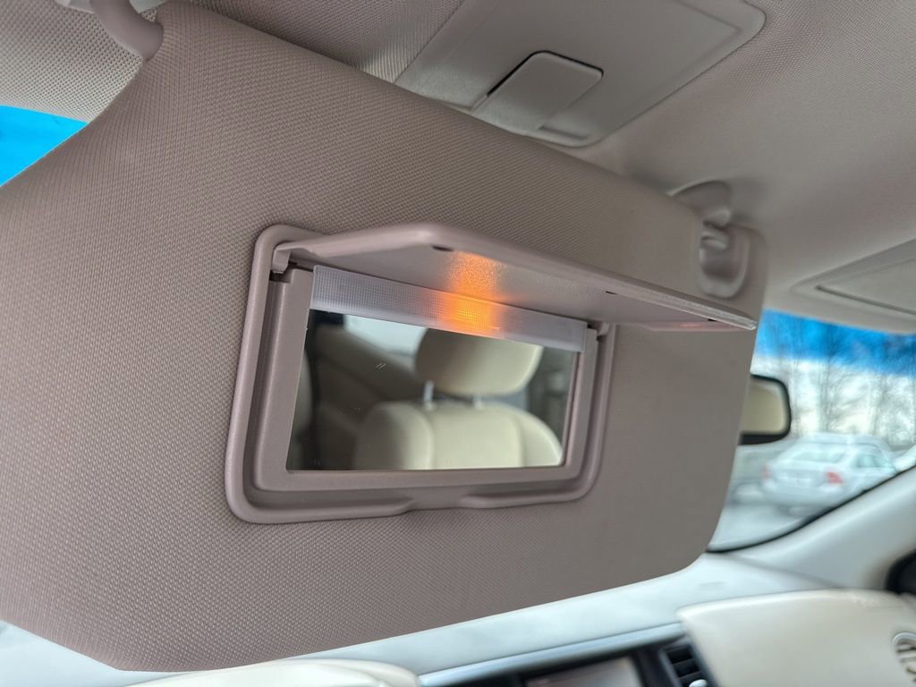 Used 2015 Nissan Pathfinder SV image 29