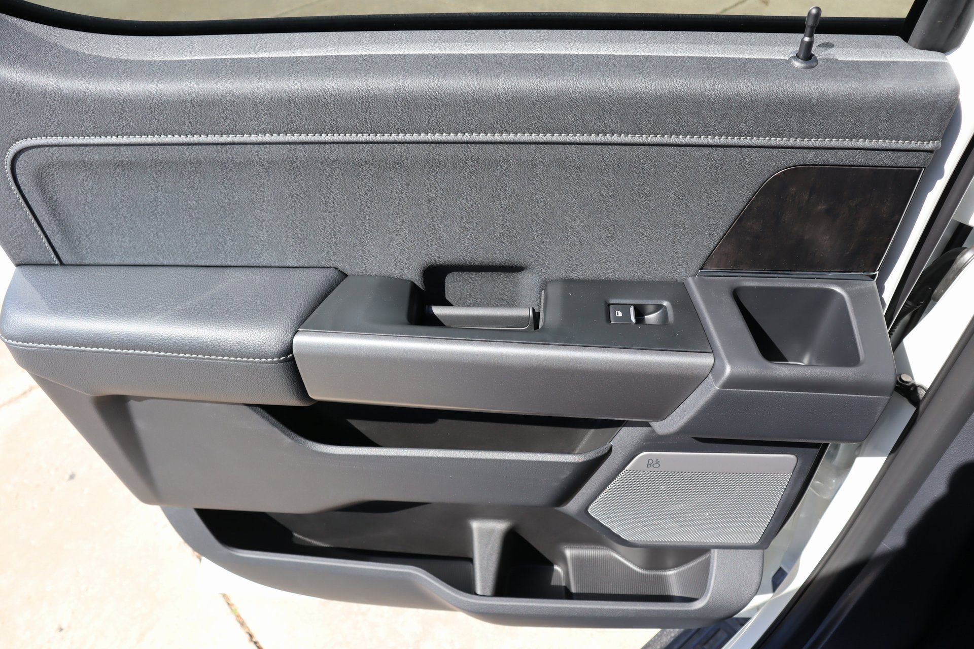 New 2026 Ford F350 Lariat w/ Black Appearance Package image 19