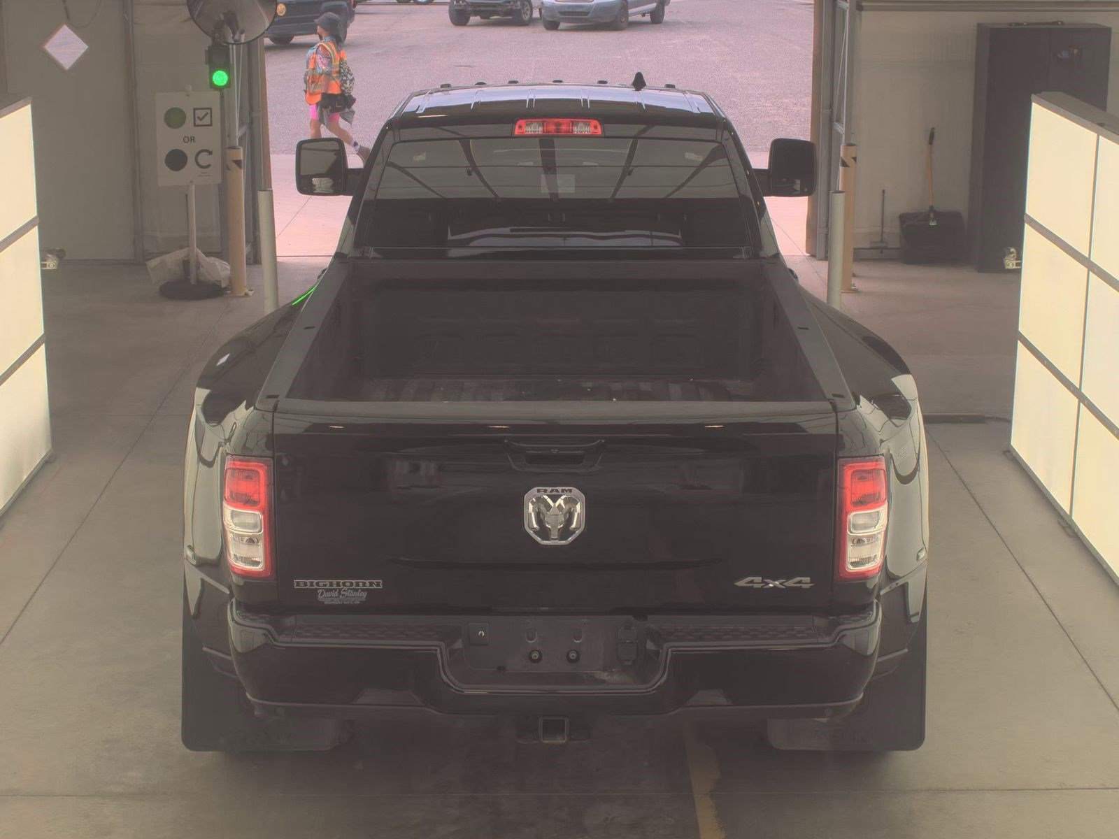 Used 2024 RAM 3500 Big Horn w/ Sport Appearance Package AWD/4WD image 7