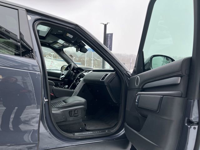 Used 2024 Land Rover Discovery Dynamic SE image 26
