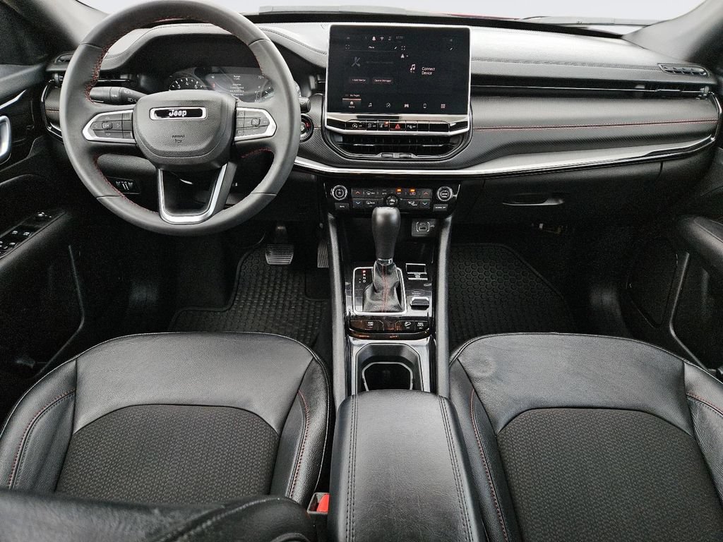 Used 2025 Jeep Compass Trailhawk AWD/4WD image 14
