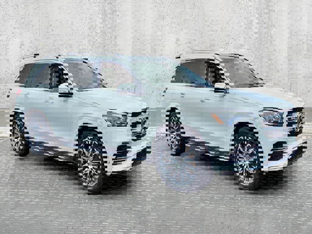 Used 2022 Mercedes-Benz GLS 450 4MATIC image 2