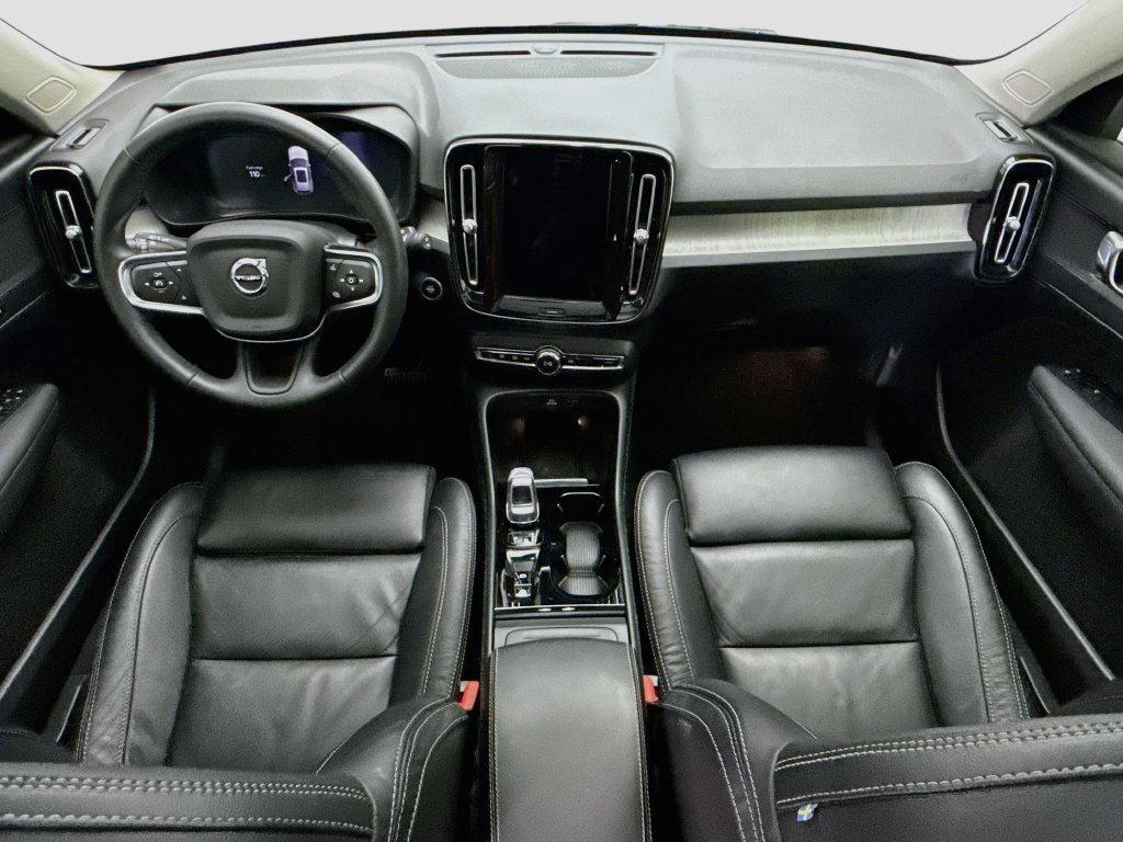 Used 2023 Volvo XC40 B5 Plus w/ Driver Assist Package AWD/4WD image 13