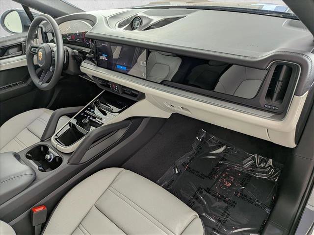 New 2026 Porsche Cayenne Coupe image 25