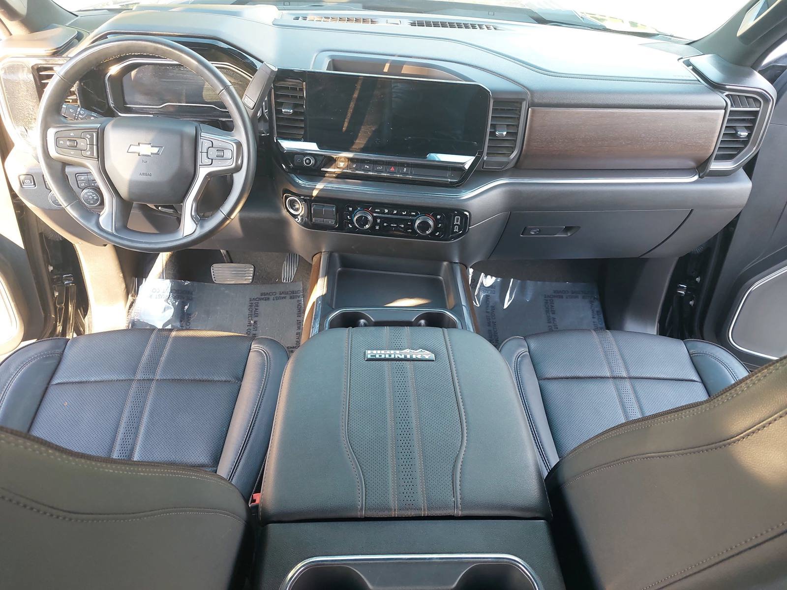 Used 2024 Chevrolet Silverado 2500 High Country w/ Technology Package AWD/4WD image 9