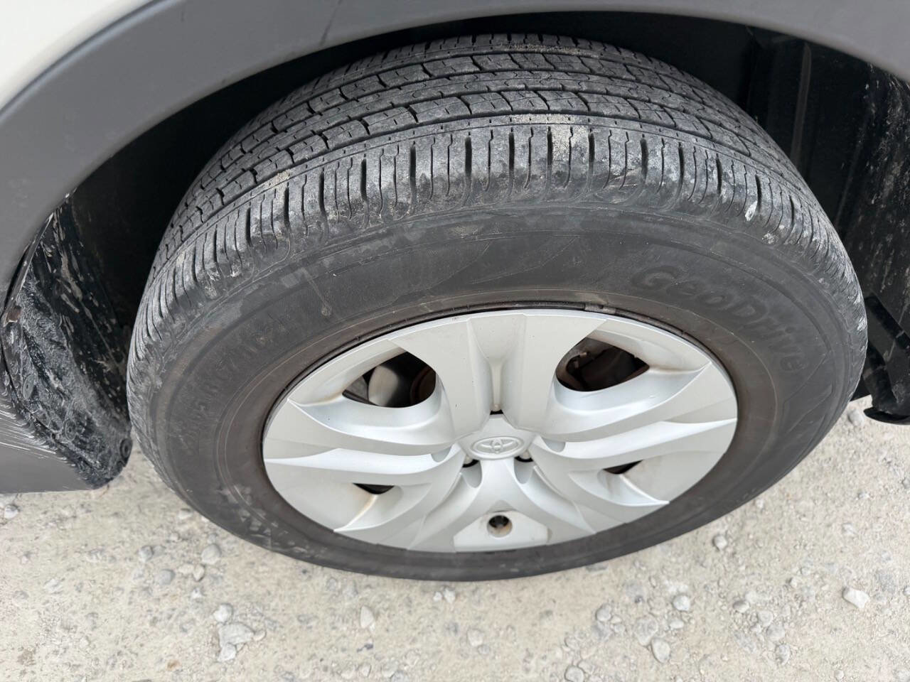 Used 2014 Toyota RAV4 LE FWD image 14