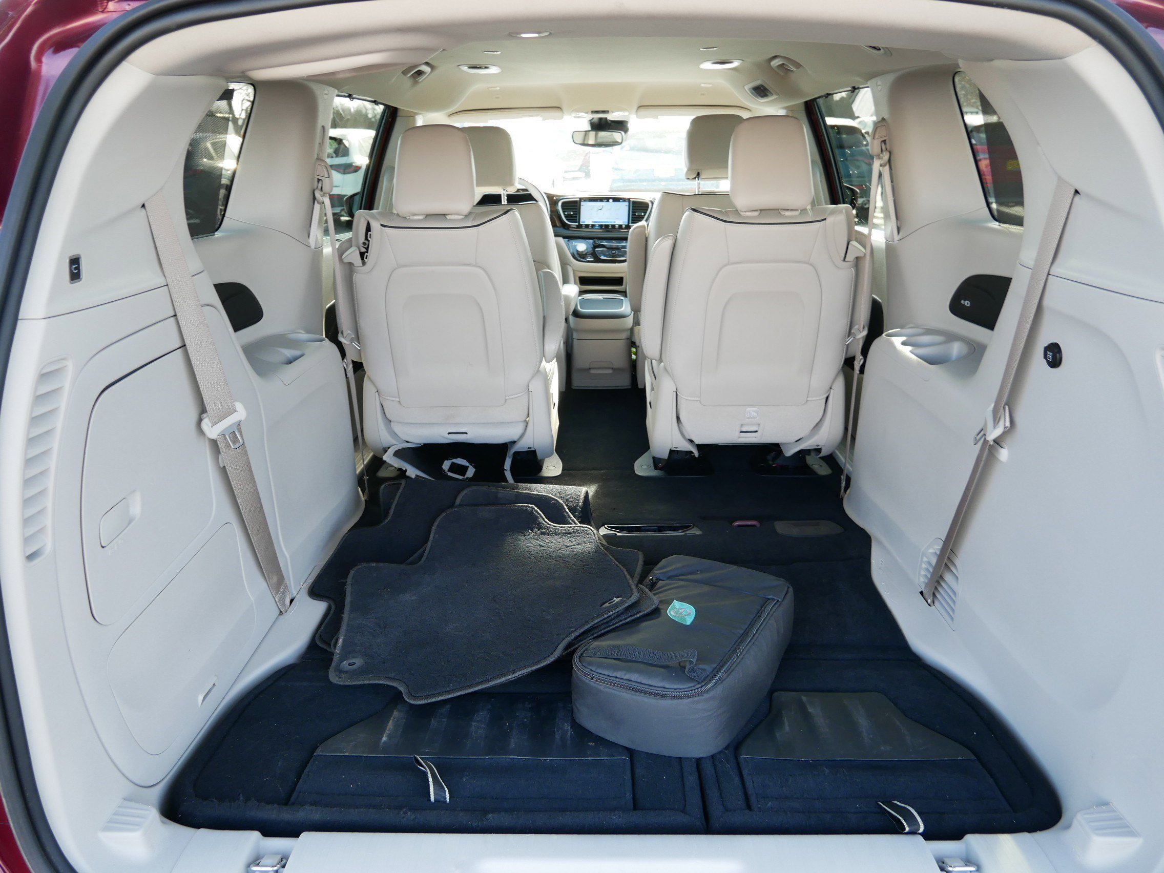 Used 2021 Chrysler Pacifica Limited image 18