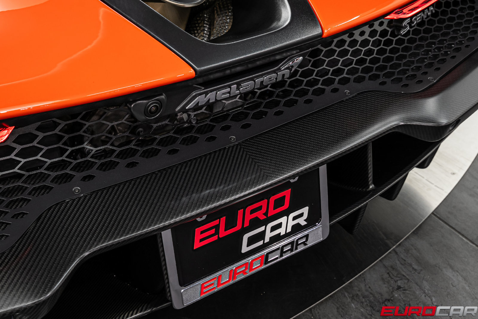 Used 2019 McLaren Senna RWD image 41