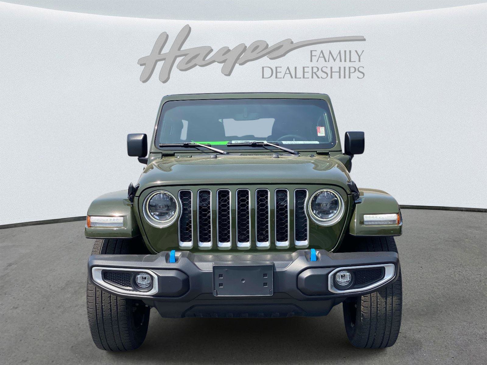 Used 2023 Jeep Wrangler Sahara w/ Cold Weather Group AWD/4WD image 10